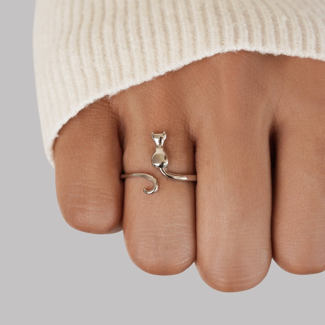 Silverring med en förfinad måne