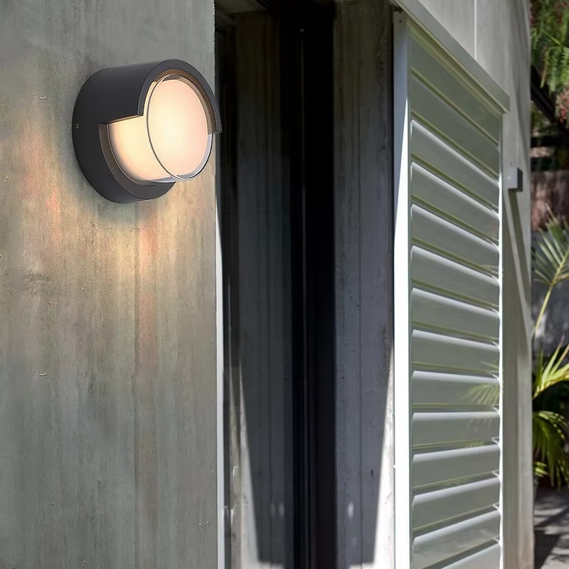 Utomhusvägglampa med rörelsesensor – Modern design
