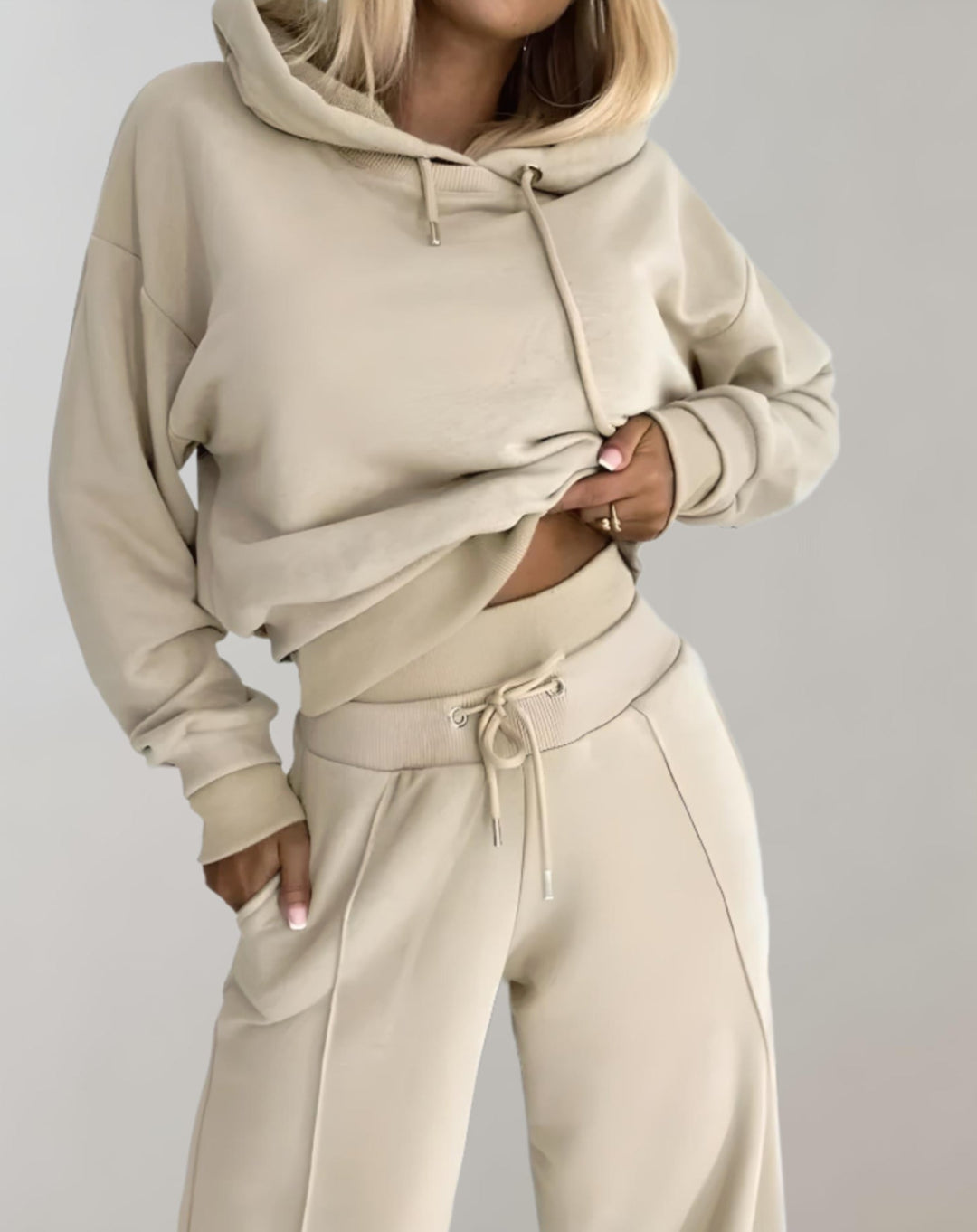 Tvådelat set för dam med hoodie och byxor med vida ben – loungewear i bomullsblandning