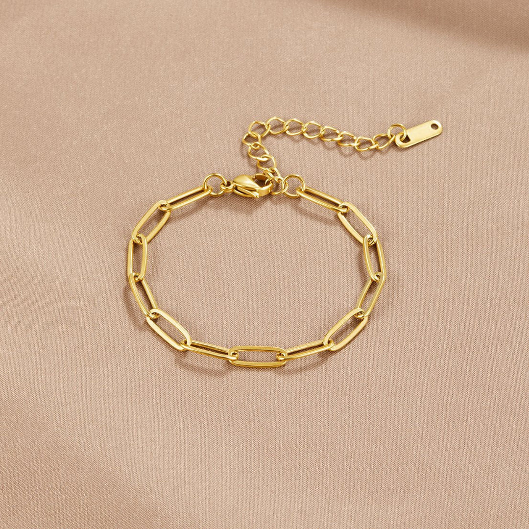 Elegant guldarmband med förfinad design