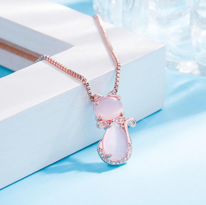 Söt katthalsband med rosa stenar och zirkon