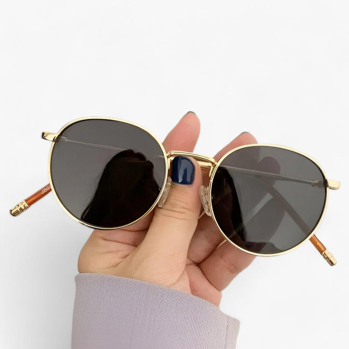 Unisex designsolglasögon med runda glas – Nova