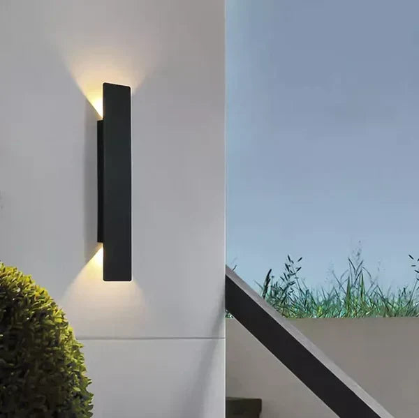 Modern utomhuslampa – LED-vägglampa upp/ner, vattentät, vertikal design