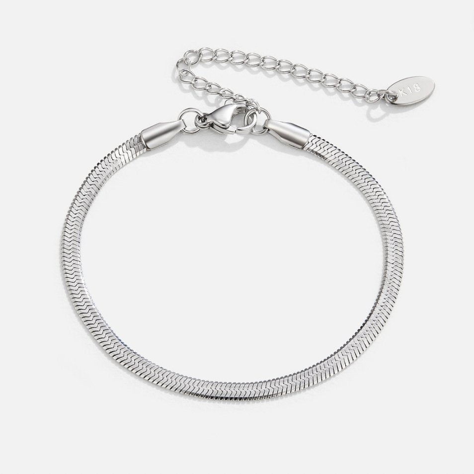 Elegant silverarmband med ormmotiv