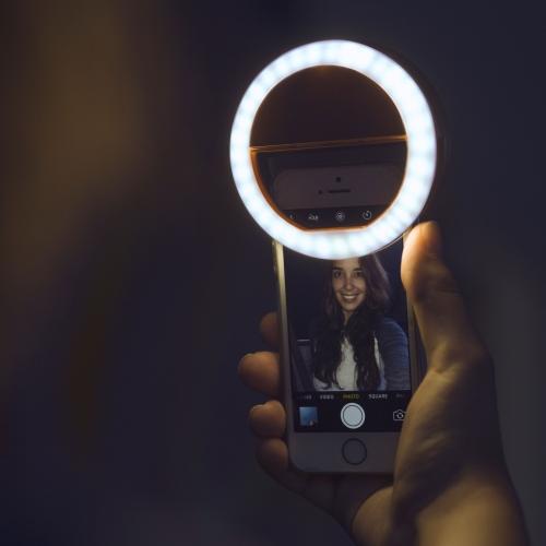 Bärbar ringlampa för selfies – GlowSnap
