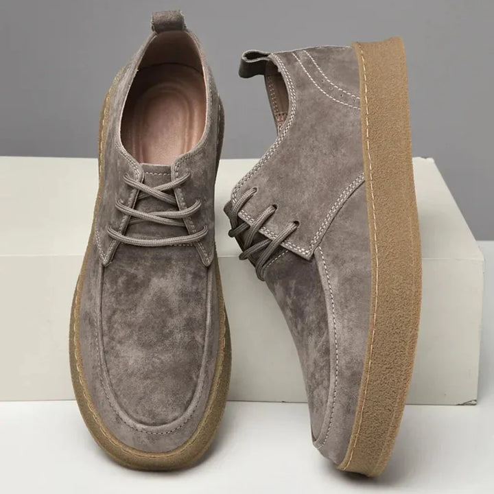 Herresneakers i ruskind – flotte og alsidige