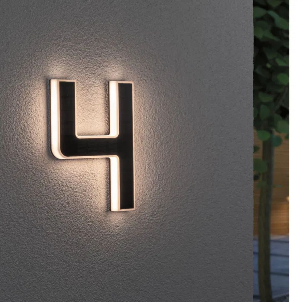 Soldriven husnummerskylt med LED och skymningssensor
