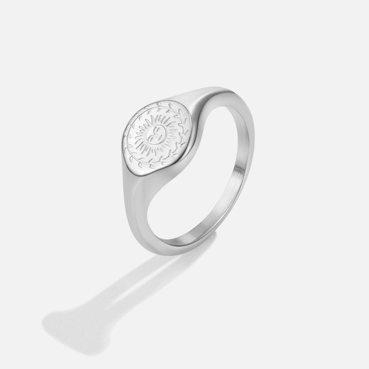 Silverring med solstrålemotiv