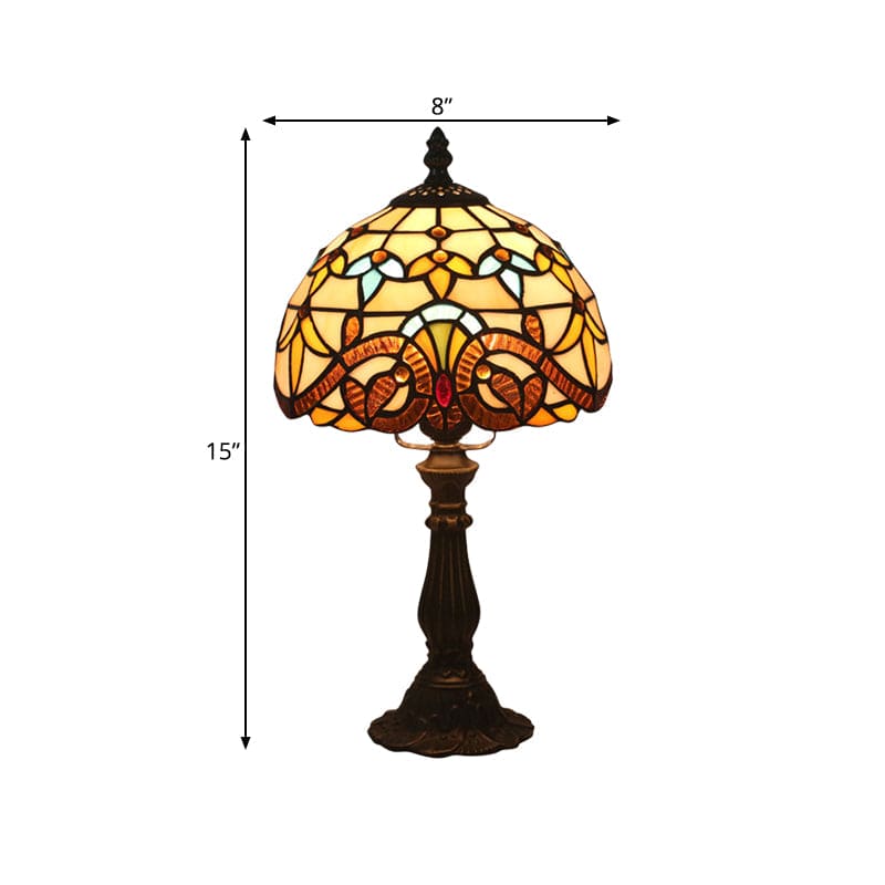 Bordslampa i glas Tiffany - Klassiska linjer i bly