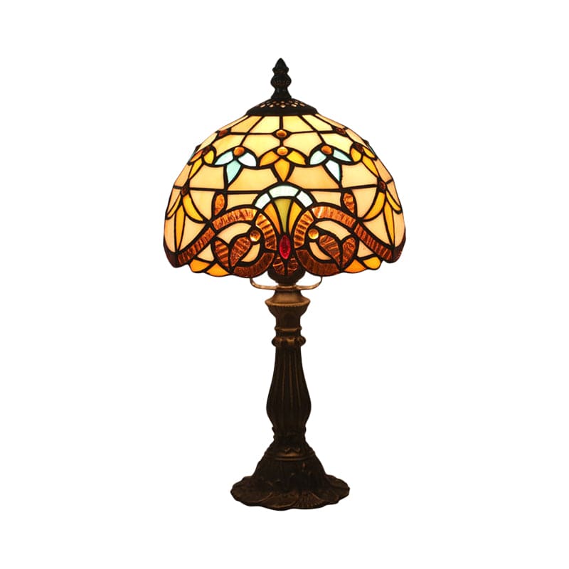 Bordslampa i glas Tiffany - Klassiska linjer i bly