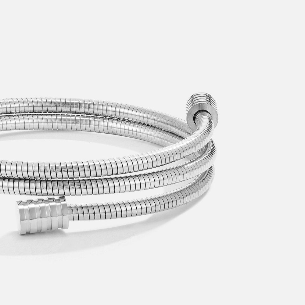 Förfinat silverarmband med en diskret twist