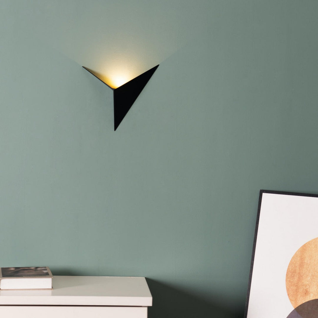 Modern triangulär vägglampa - TrigoLux