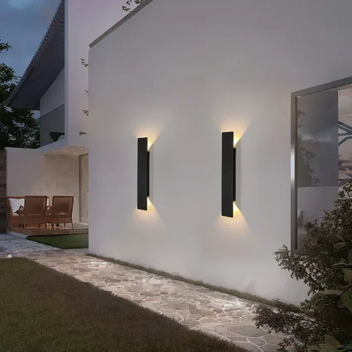 StormGlow Light - Väderbeständig LED-vägglampa