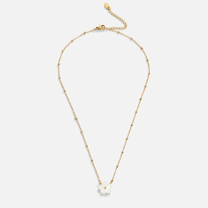 Halsband med vit blomsterblomma