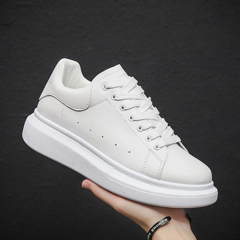 Vita sneakers för män | Tjock och bekväm sula | Tidlös design